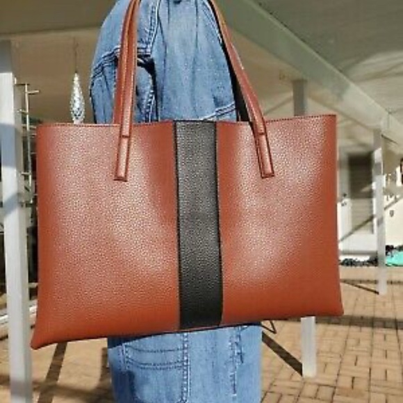 🔥Sale🔥 Brand New Vince Camuto Pebbled Leather Tote - Picture 2 of 8
